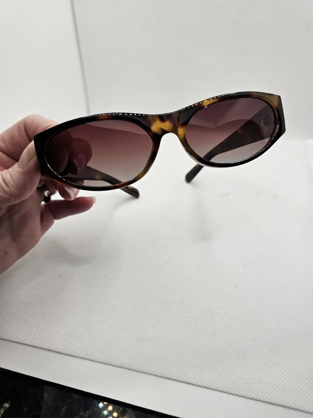 Tortoiseshell Cat-Eye Sunglasses with Brown Gradient Lenses
